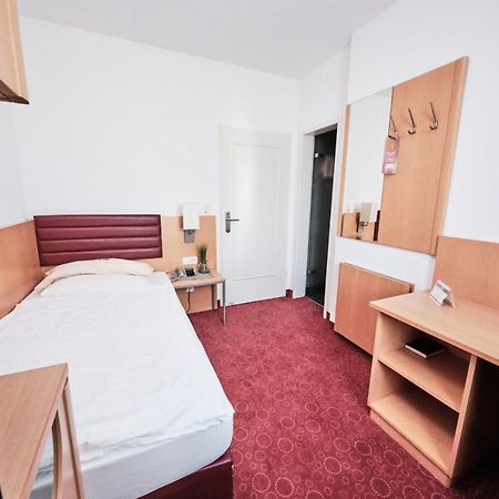 Hotel Zum Adler Bonn Room photo