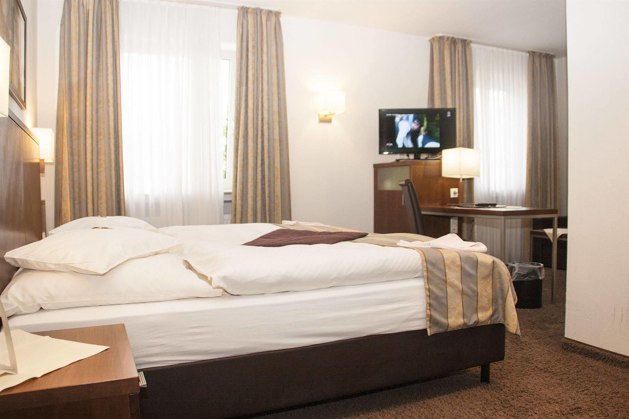 Hotel Zum Adler Bonn Exterior photo